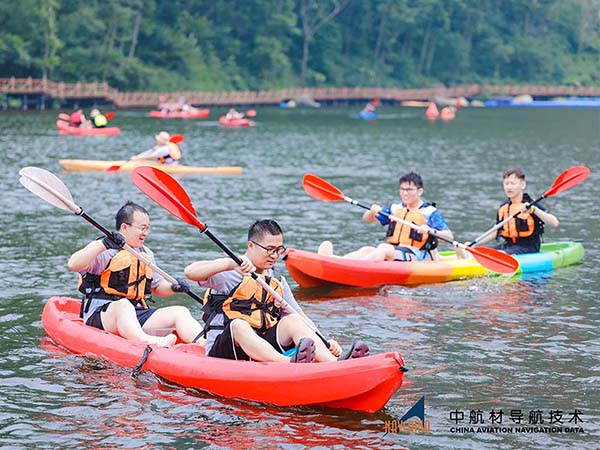 乘风破浪聚合力 亲水团建焕新程
